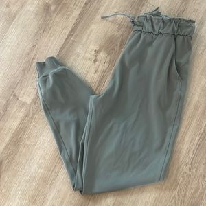 Lululemon Joggers with Drawstring Size 6
